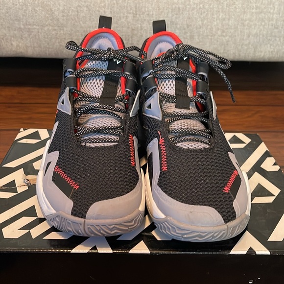 Nike Men black red and white Jordans size 9 main image 6